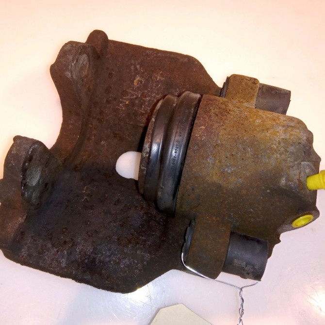 Etrier de frein avant gauche occasion AUDI A4 II 1