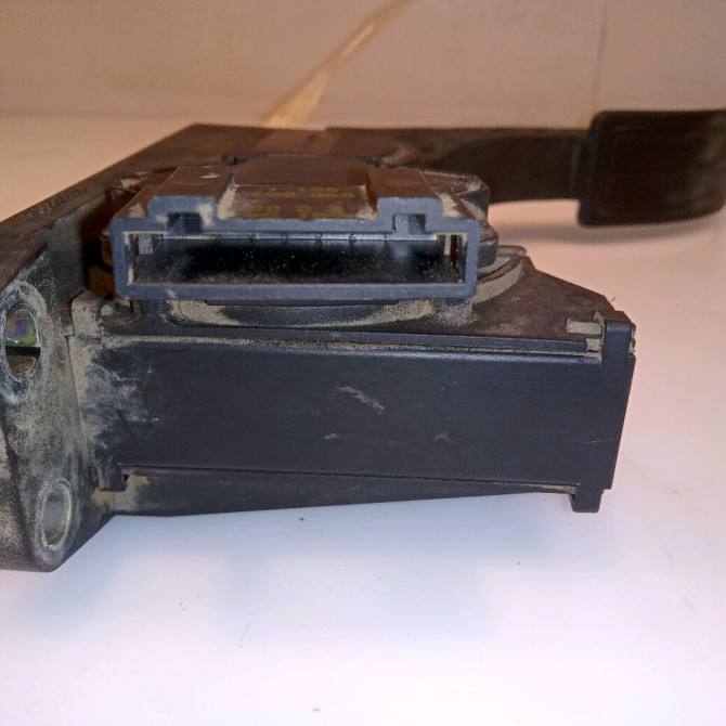 Potentiometre accelerateur occasion VOLKSWAGEN POLO III Phase 2 11-1999->12-2001 1.4 TDI 75ch 3