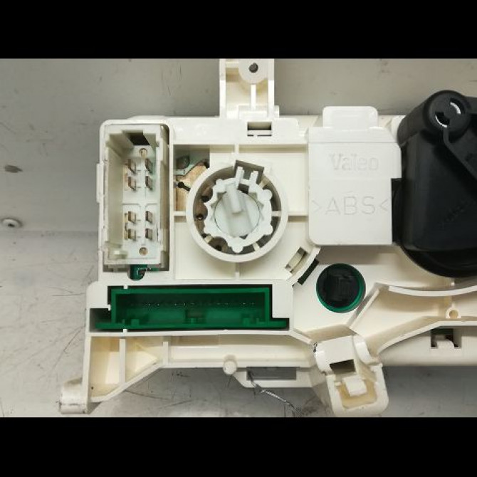 Commande de chauffage occasion RENAULT CLIO II Phase 2 06-2001->07-2006 1.2 3