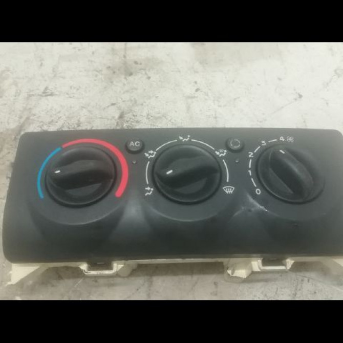 Commande de chauffage occasion RENAULT CLIO II Phase 2 06-2001->07-2006 1.5 DCI 60ch 1