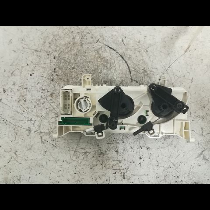 Commande de chauffage occasion RENAULT CLIO II Phase 2 06-2001->07-2006 1.4i 16v 2