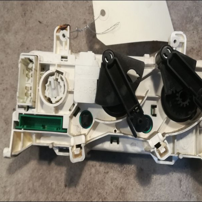 Commande de chauffage occasion RENAULT CLIO II Phase 2 06-2001->07-2006 1.2 16v 2
