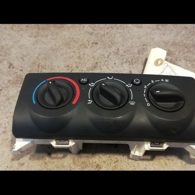 Commande de chauffage occasion RENAULT CLIO II Phase 2 06-2001->07-2006 1.2 16v 1