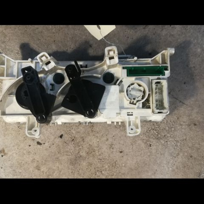 Commande de chauffage occasion RENAULT CLIO II Phase 2 06-2001->07-2006 1.5 DCI 65ch 2