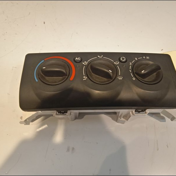 Commande de chauffage occasion RENAULT CLIO II Phase 2 06-2001->07-2006 1.2 16v 1