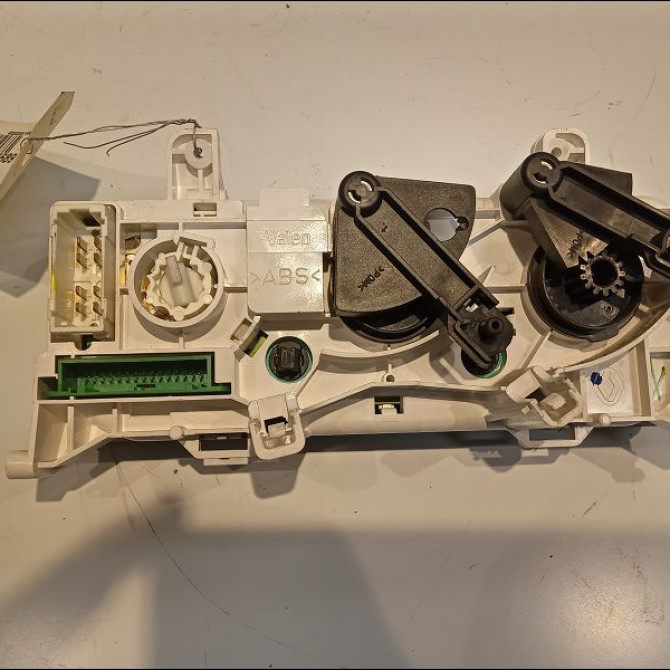 Commande de chauffage occasion RENAULT CLIO II Phase 2 06-2001->07-2006 1.2 16v 2