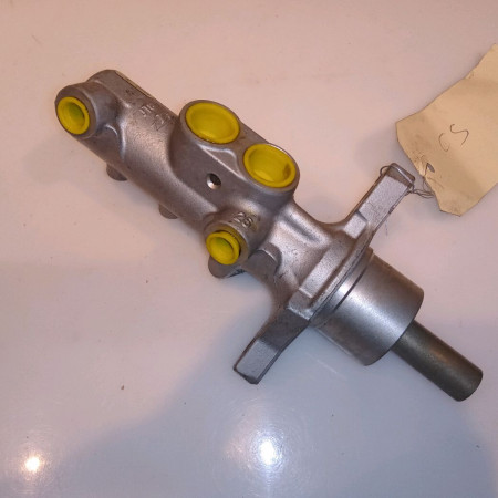 Maitre cylindre occasion TRANSPORT 7LA611019REP