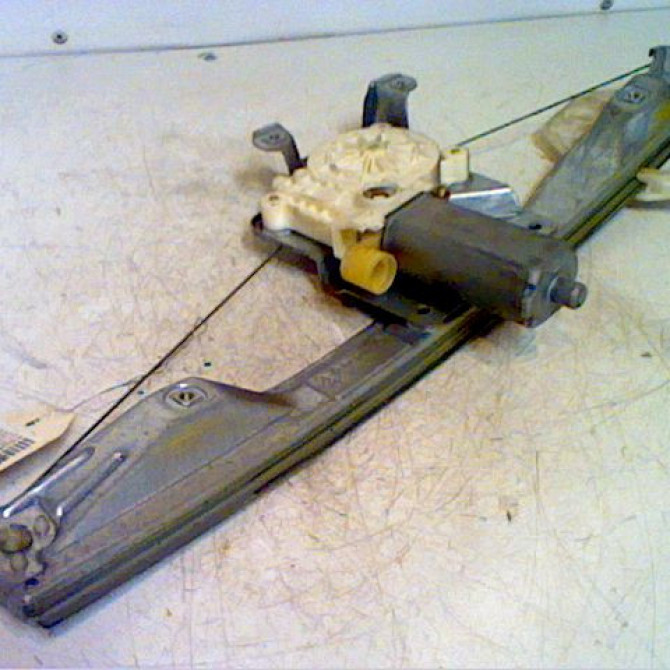 Mecanisme+moteur leve-glace ard occasion RENAULT CLIO II Phase 1 03-1998->06-2001 1.2i 8200232509 1