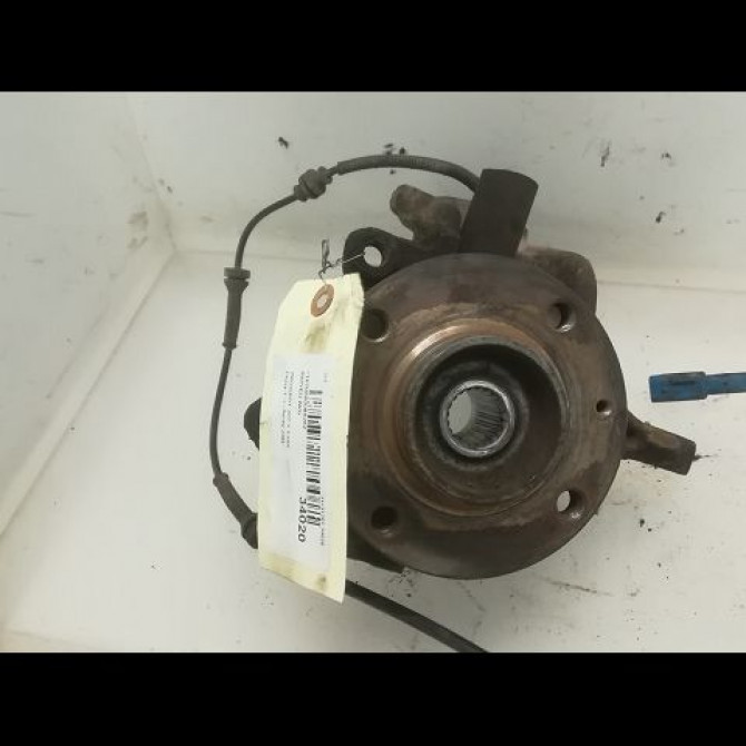 Moyeu avg occasion PEUGEOT 207 Phase 1 04-2006->06-2013 1.4 HDI 335086 2