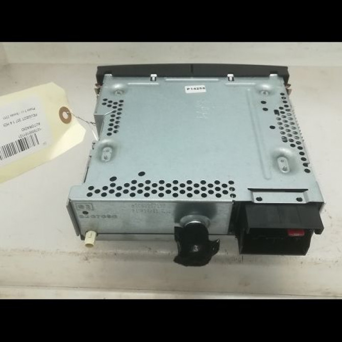 Autoradio occasion PEUGEOT 207 Phase 1 04-2006->06-2013 1.4 HDI 6574PX 2