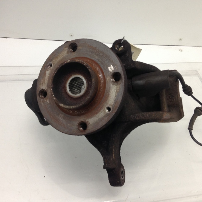 Moyeu avg occasion PEUGEOT 207 Phase 1 04-2006->06-2013 335086 1