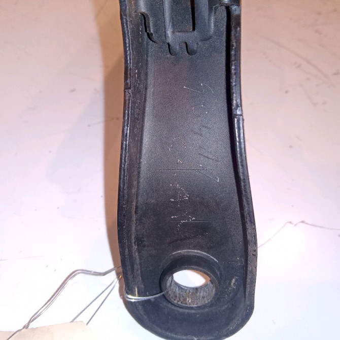 Bras essuie-glace avant droit occasion PEUGEOT 207 Phase 1 04-2006->06-2013 1.6i 16v 110ch 6429AL 2