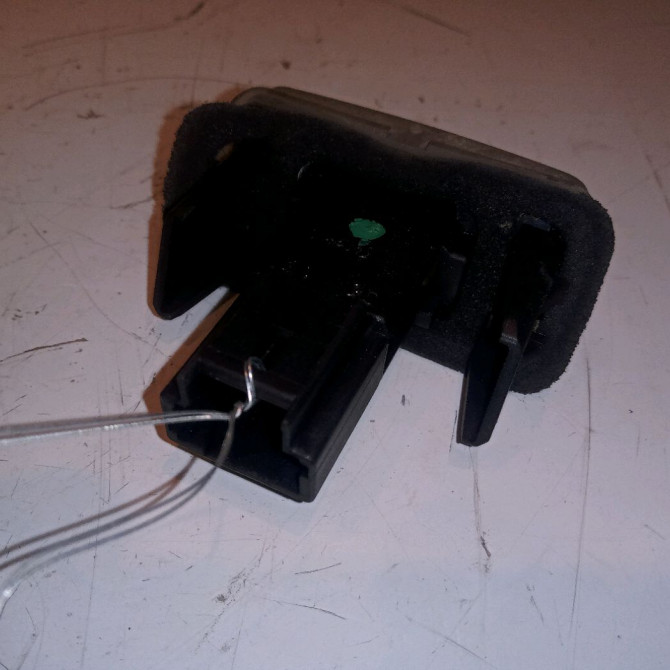 Eclaireur plaque de police g occasion PEUGEOT 207 Phase 1 04-2006->06-2013 1.4 HDI 70ch 2