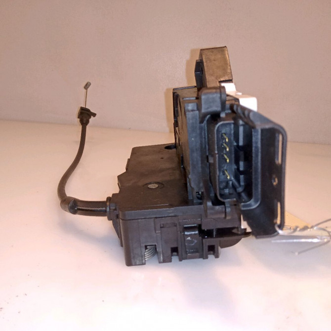 Serrure porte avd occasion PEUGEOT 207 Phase 1 04-2006->06-2013 1.4 HDI 70ch 9136W2 3