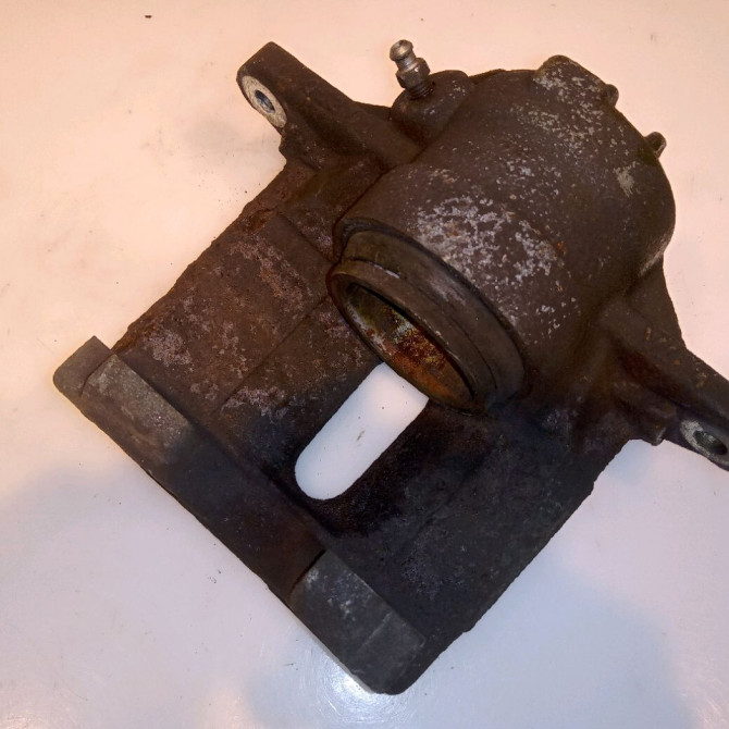 Etrier de frein avant gauche occasion PEUGEOT 207 Phase 1 04-2006->06-2013 1.6 HDI 8v 92ch 2