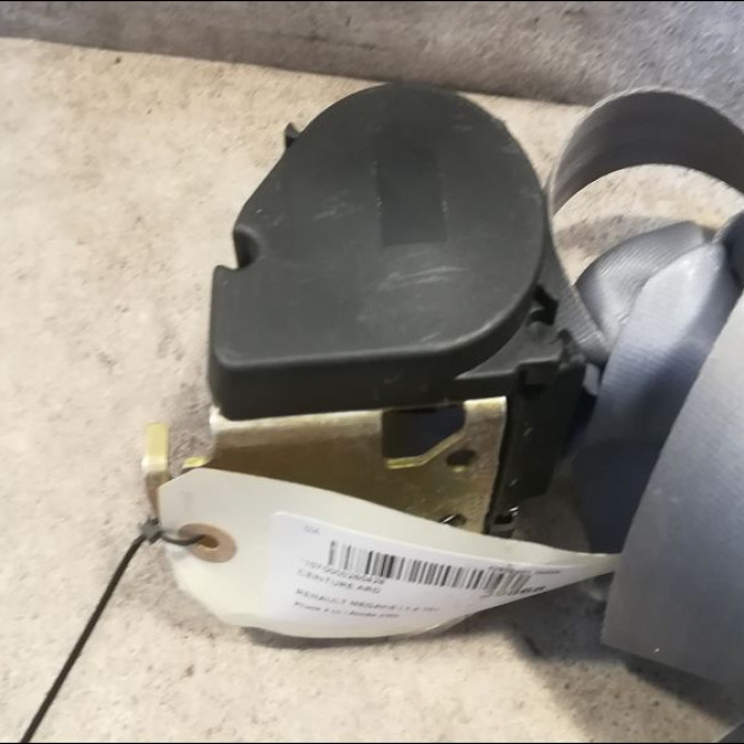 Ceinture arrière droite occasion RENAULT MEGANE I Phase 2 03-1999->06-2003 1.4 16v 7700430829 3