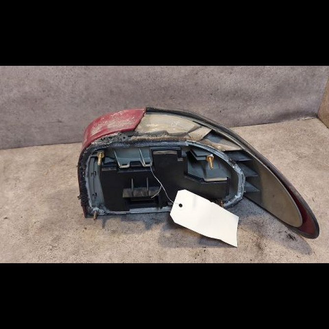 Feu arrière gauche occasion FORD MONDEO I Phase 1 01-1993->09-1996 1.8 TD 2