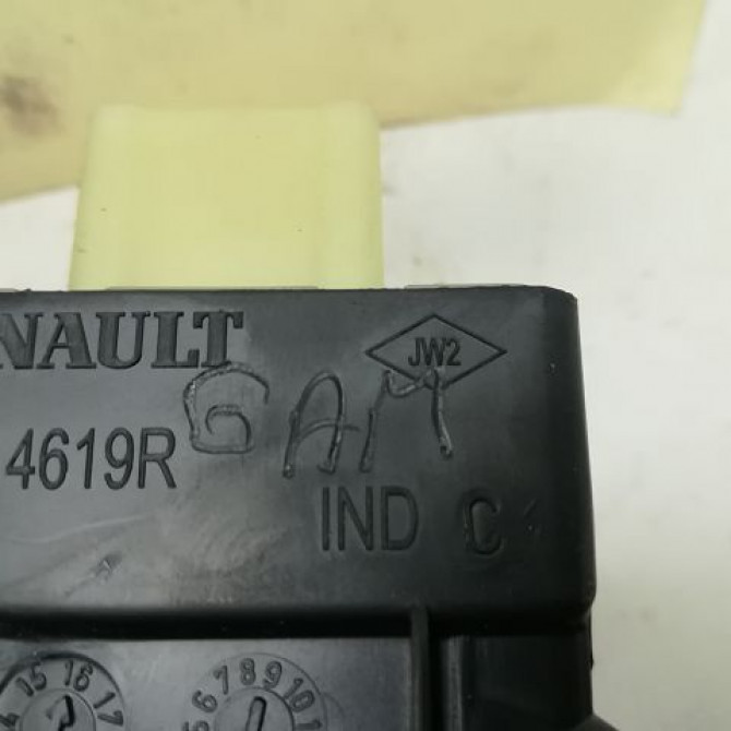 Commande leve-glace porte arrière droite occasion RENAULT CAPTUR Phase 1 02-2013->... 1.2i 118 16V 254218614R 4