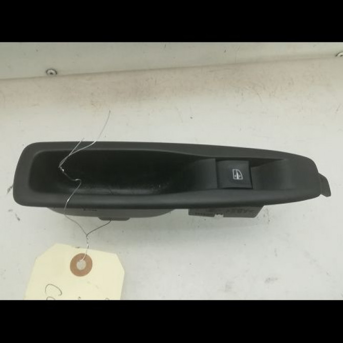 Commande leve-glace porte arrière droite occasion RENAULT CAPTUR Phase 1 02-2013->... 0.9 90 ch 254218614R 1