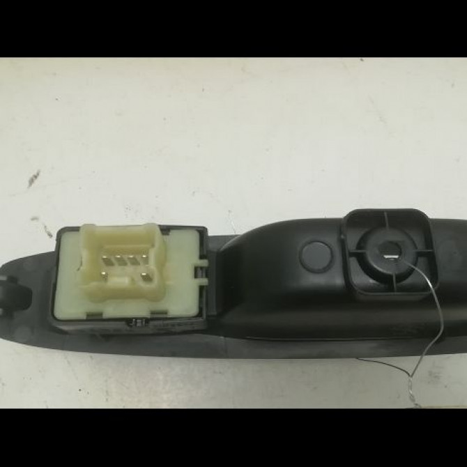 Commande leve-glace porte arrière droite occasion RENAULT CAPTUR Phase 1 02-2013->... 0.9 90 ch 254218614R 2