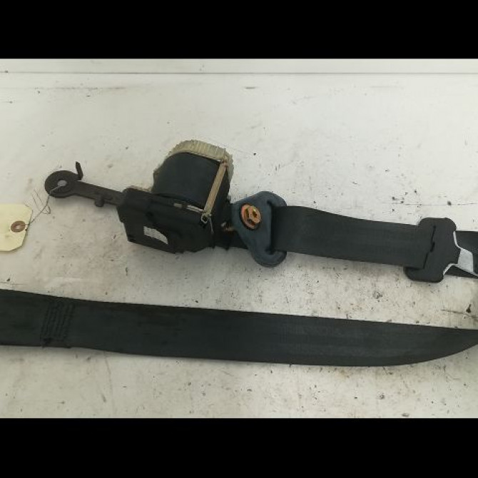 Ceinture avant droite occasion RENAULT CLIO CAMPUS II Phase 1 07-2006->07-2009 1.2i 16v 75ch 8200068567 1