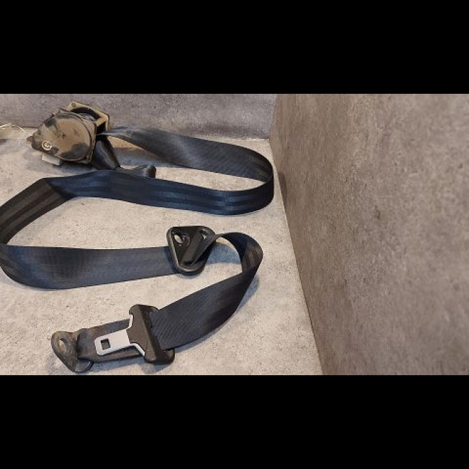 Ceinture arrière gauche occasion CITROEN SAXO Phase 2 09-1999->12-2004 1.1i 60ch 8973YF 1