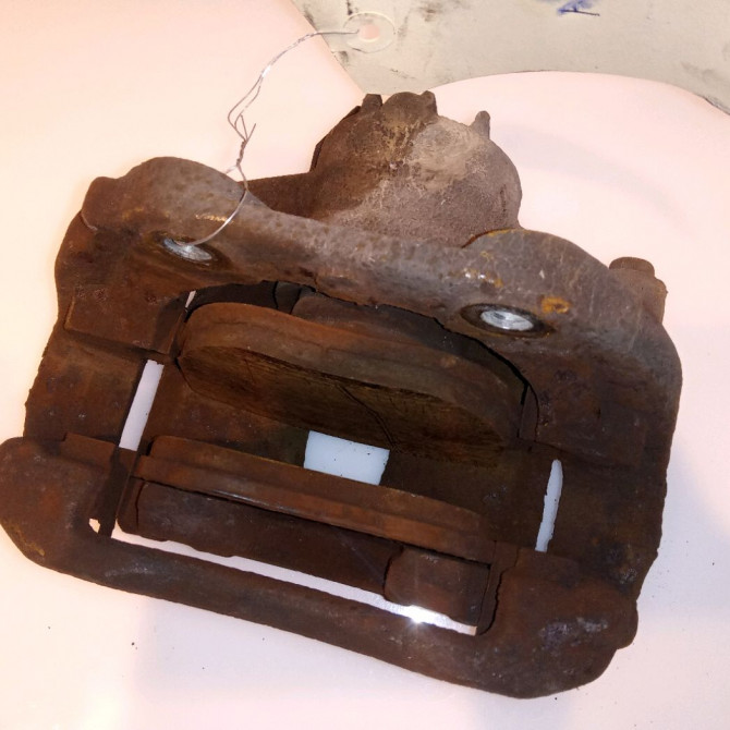 Etrier de frein avant gauche occasion PEUGEOT 207 Phase 1 04-2006->06-2013 1.6 HDI 16v 110ch 4400R8 2