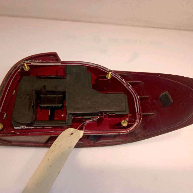 Feu arrière gauche occasion FORD MONDEO I Phase 1 01-1993->09-1996 1.8 TD 2