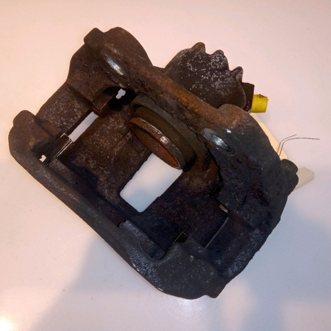 Etrier de frein avant droit occasion PEUGEOT 207 Phase 1 04-2006->06-2013 1.4 VTI 16v 95ch 4400R9 3