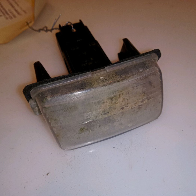 Eclaireur plaque de police d occasion CITROEN SAXO Phase 2 09-1999->12-2004 1.1i 60ch 1