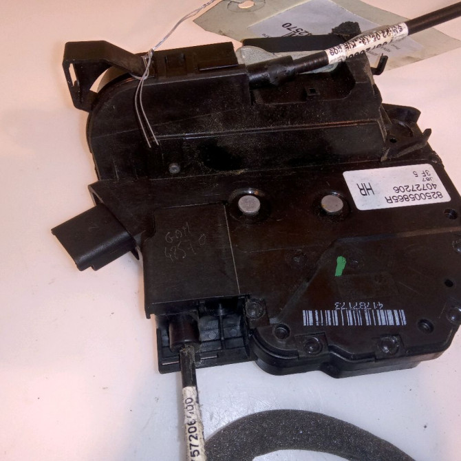 Serrure porte ard occasion RENAULT CAPTUR Phase 1 02-2013->... 1.5 DCI 90ch 825005865R 3