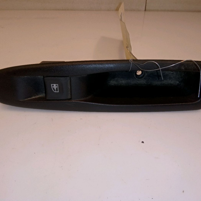 Commande leve-glace porte arrière droite occasion RENAULT CAPTUR Phase 1 02-2013->... 1.5 DCI 90ch 254218614R 1