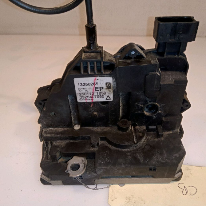 Serrure porte arg occasion OPEL CORSA IV Phase 2 01-2011->03-2015 1.3 CDTI 95ch 13258266 3