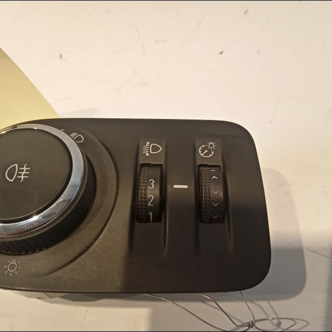 Interrupteur commande de phares occasion OPEL CORSA IV Phase 2 01-2011->03-2015 1.3 CDTI 75ch 13191079 1