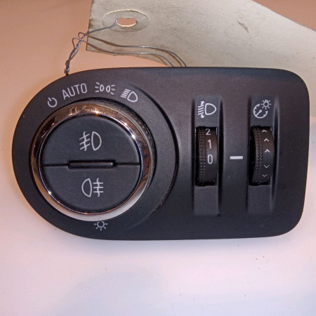 Interrupteur commande de phares occasion OPEL CORSA IV Phase 2 01-2011->03-2015 1.3 CDTI 95ch 13191079