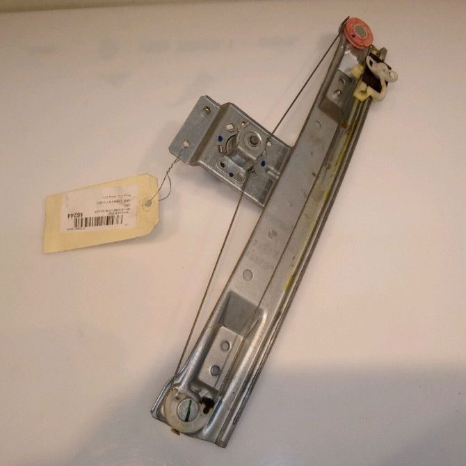 Mecanisme leve-glace arrière gauche occasion OPEL CORSA IV Phase 2 01-2011->03-2015 1.3 CDTI 95ch 13188503 2