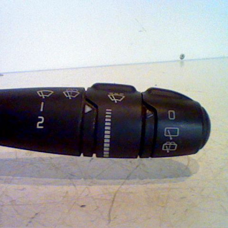 Commande essuie glace occasion RENAULT SCENIC I Phase 2 08-1999->06-2003 1.9dCi Pack Clim 7701047262