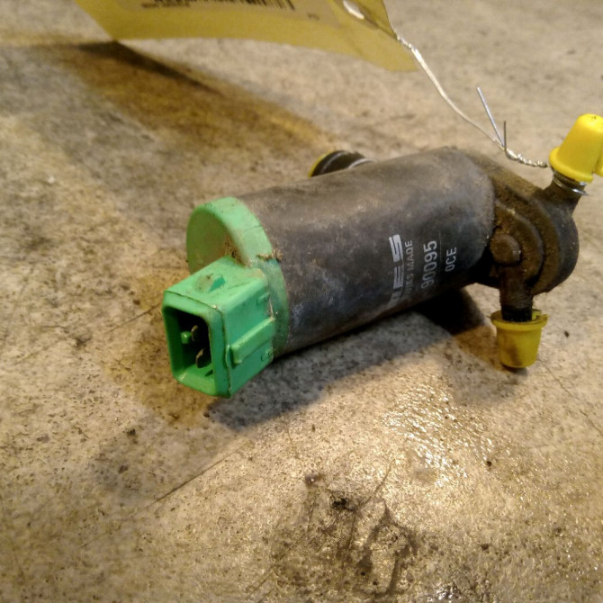 Pompe lave-glace avant occasion PEUGEOT 306 Phase 2 04-1997->03-2002 1.8 643460 2