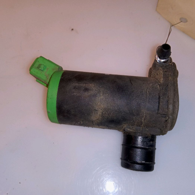 Pompe lave-glace avant occasion PEUGEOT 206 Phase 1 09-1998->03-2009 1.4 HDI 70ch 643460 2