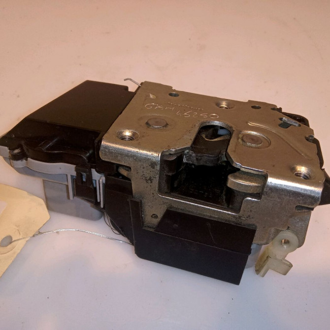 Serrure porte avd occasion CITROEN XSARA PICASSO Phase 2 02-2004->12-2010 1.6 HDI 92 ch 9136J3 2