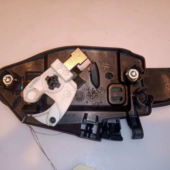 Poignee ext porte arg occasion FIAT PANDA III Phase 1 01-2012->... 1.2i 69ch 735536785 3