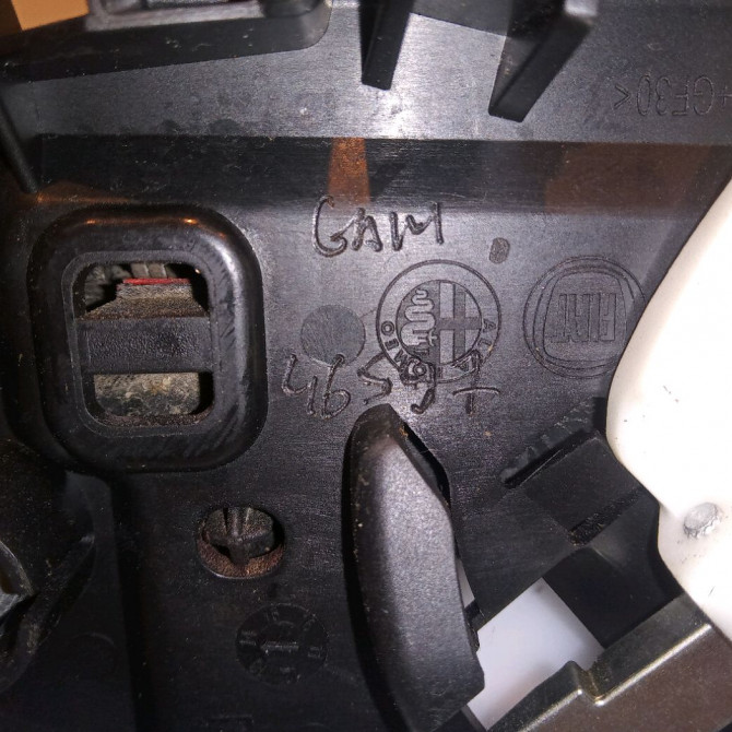 Poignee ext porte arg occasion FIAT PANDA III Phase 1 01-2012->... 1.2i 69ch 735536785 4