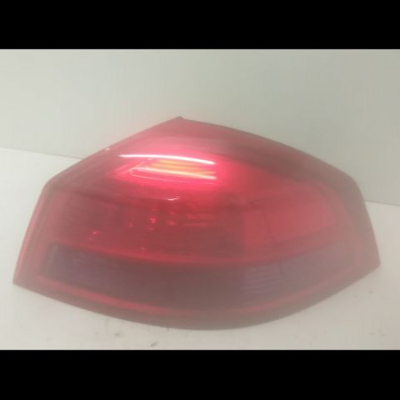 Feu arrière droit occasion RENAULT VELSATIS Phase 1 01-2002->04-2005 3.0 DCI V6 177ch 8200014360