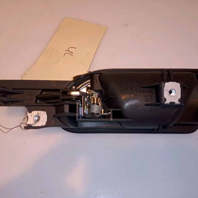 Poignee int porte avd occasion VOLKSWAGEN GOLF V Phase 1 11-2003->10-2008 1.9 TDI 105ch 1K5837114UTF 2