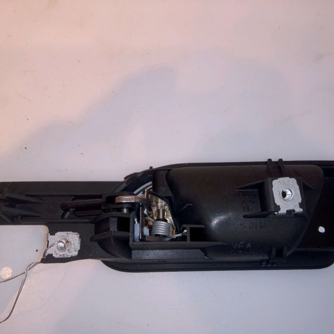 Poignee int porte ard occasion VOLKSWAGEN GOLF V Phase 1 11-2003->10-2008 1.9 TDI 105ch 1K5837114UTF 2