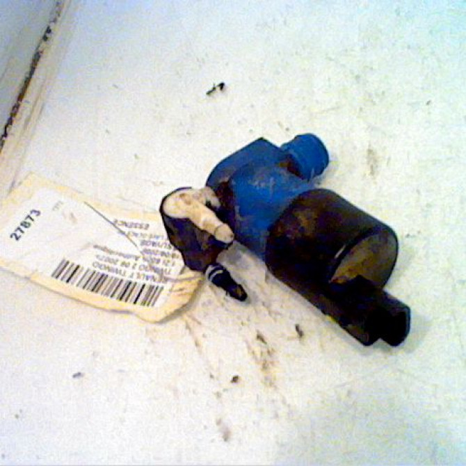 Pompe lave-glace avant occasion RENAULT TWINGO II Phase 1 06-2007->11-2011 1.2i 60ch 8200194414 1