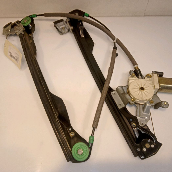 Mecanisme + moteur lève-glace avant droit occasion FORD FOCUS I Phase 1 10-1998->09-2004 1.8 TDDI 90ch 1331612 1