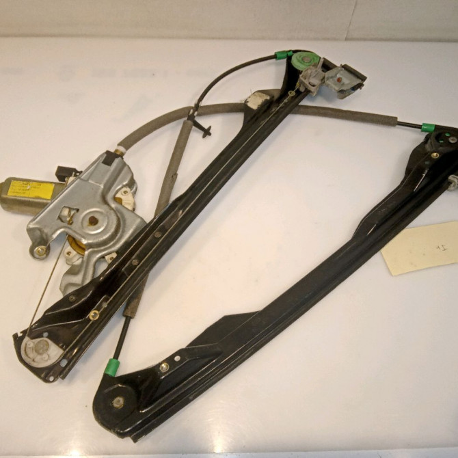 Mecanisme + moteur lève-glace avant droit occasion FORD FOCUS I Phase 1 10-1998->09-2004 1.8 TDDI 90ch 1331612 2