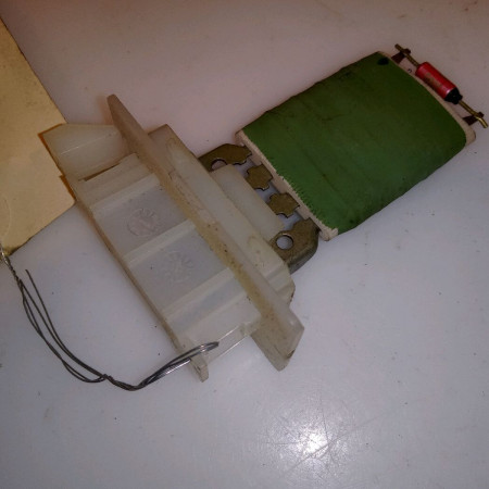 Resistance de chauffage occasion TOYOTA AYGO I Phase 1 04-1995->04-1999 1.0 VVTI 68ch 871380H010