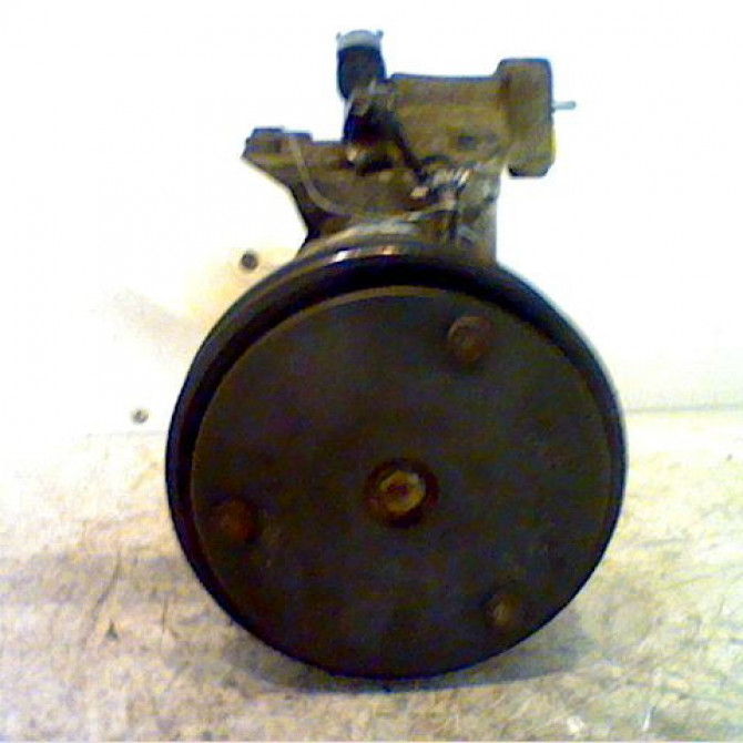 Compresseur air conditionne occasion KIA CARNIVAL I phase 1 07-1999->06-2006 0K56E61450 3